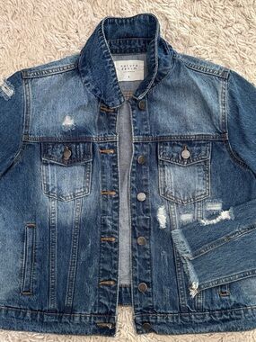 Nature Denim based in LA, like new 💙